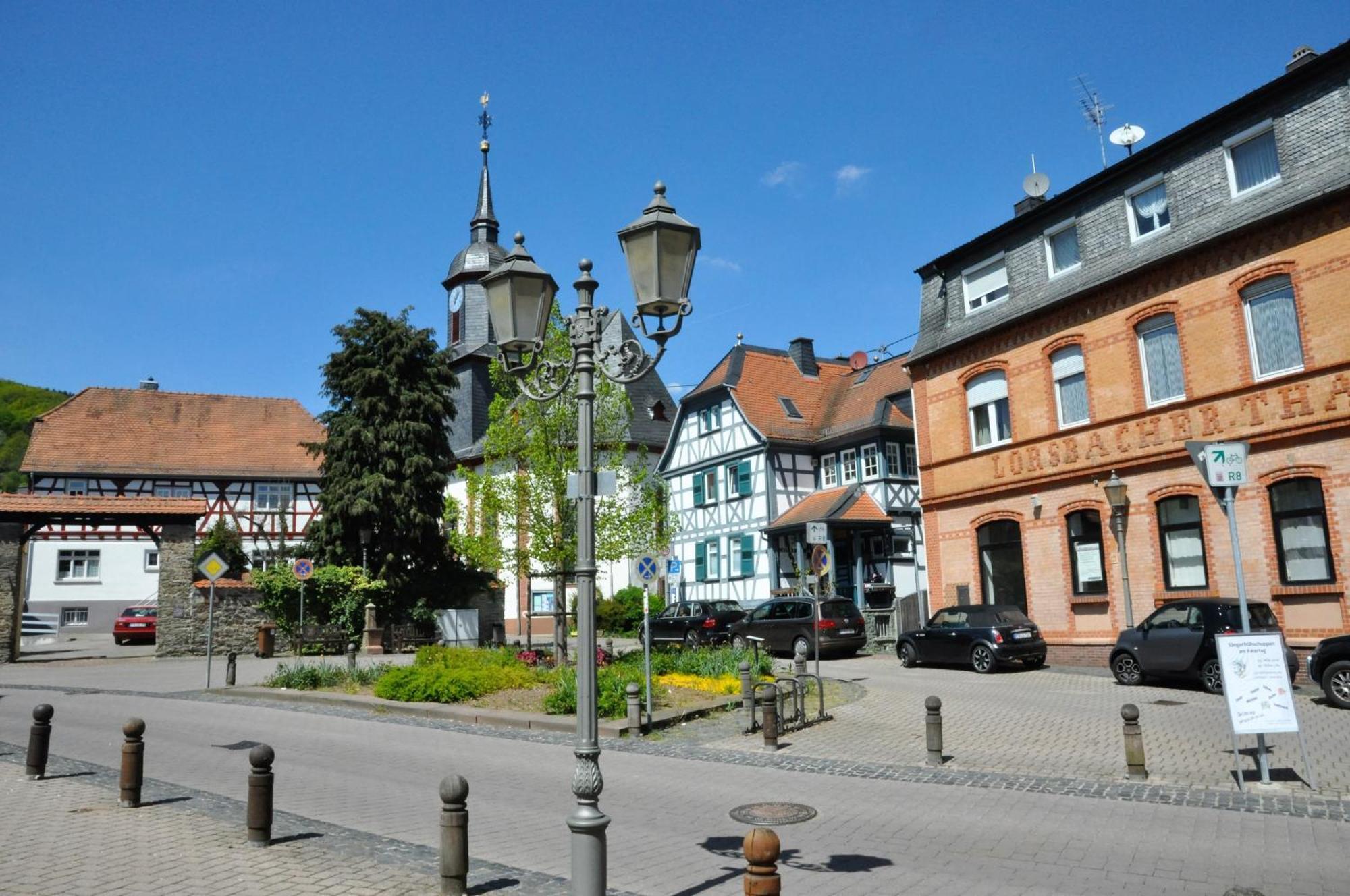 Apartmenthaus Am Zimmerplatz ホーフハイム・アム・タウヌス エクステリア 写真