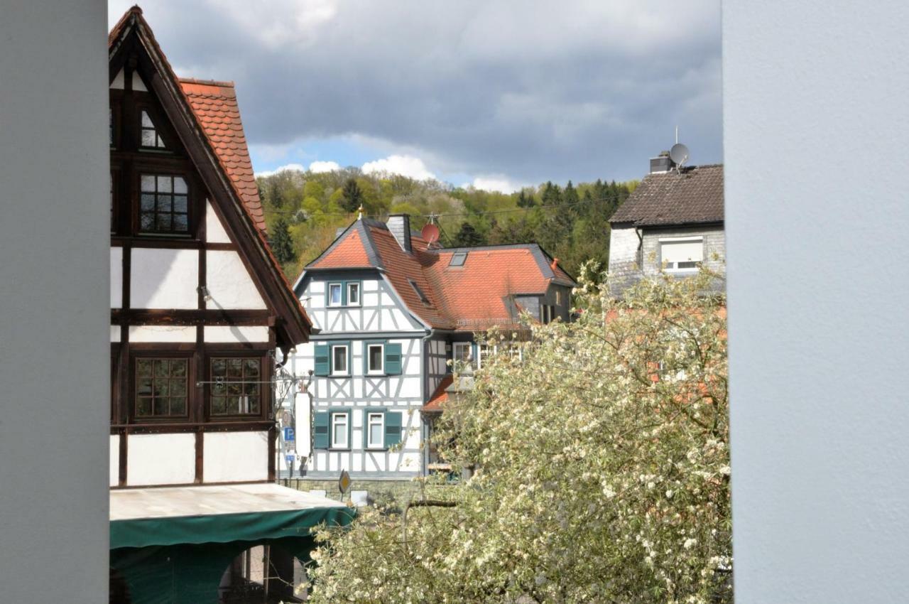 Apartmenthaus Am Zimmerplatz ホーフハイム・アム・タウヌス エクステリア 写真
