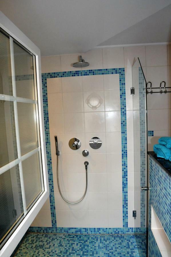 Apartmenthaus Am Zimmerplatz ホーフハイム・アム・タウヌス エクステリア 写真