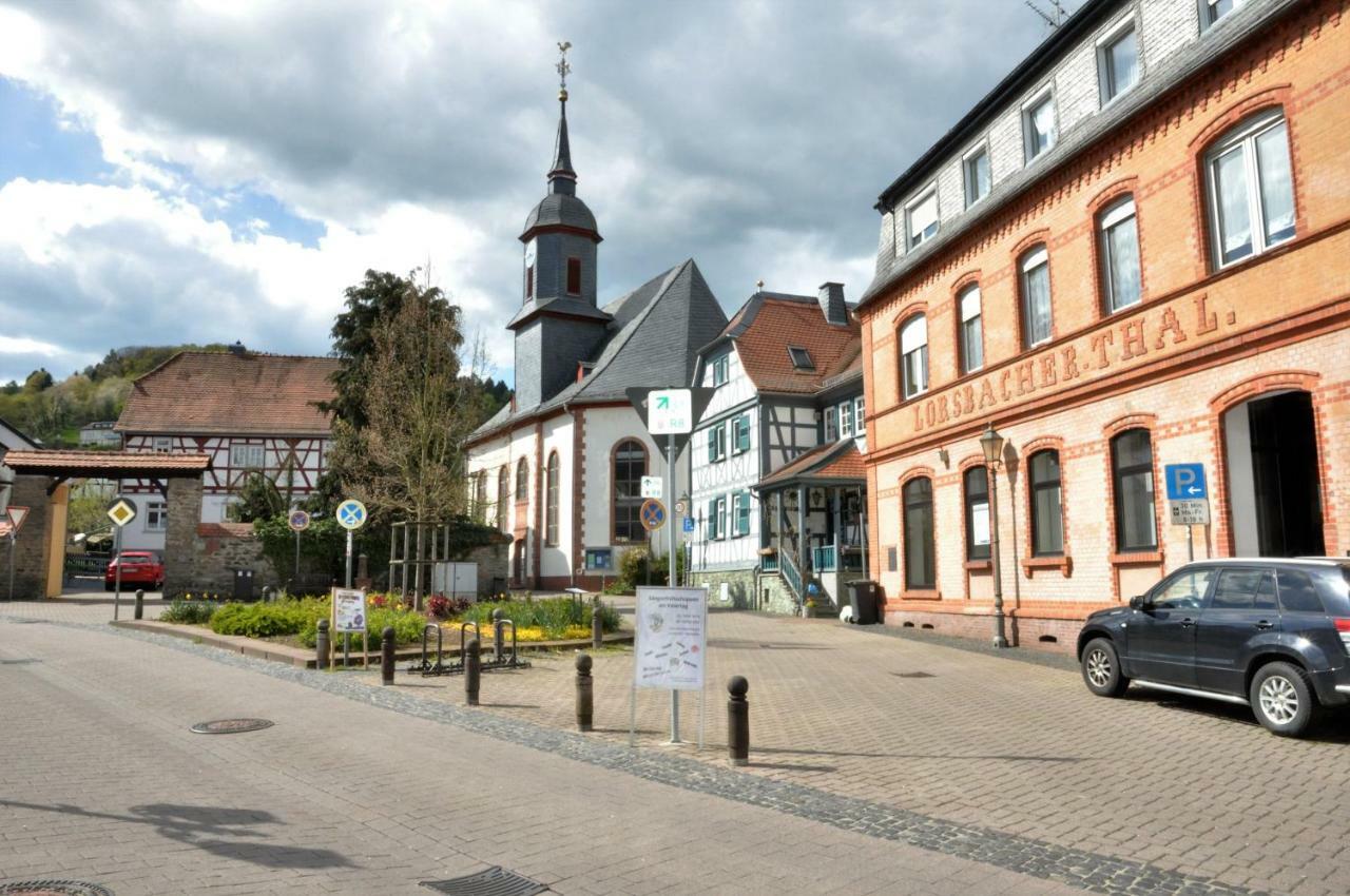 Apartmenthaus Am Zimmerplatz ホーフハイム・アム・タウヌス エクステリア 写真